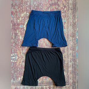 Kyte Baby 6T two pairs of Blue and Black Harem Shorts
